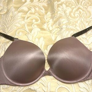 Victoria’s Secret, limited edition, very sexy push up bra 34DDD w/crystal straps
